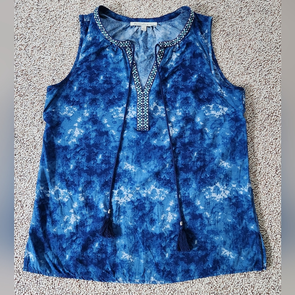Daniel Rainn sleeveless tie dye tassel top, size small